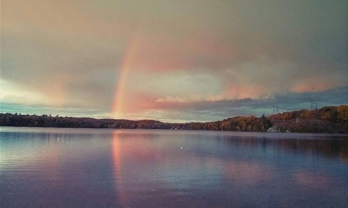 Cloyne Cabaña | Frente agua rural en North Frontenac