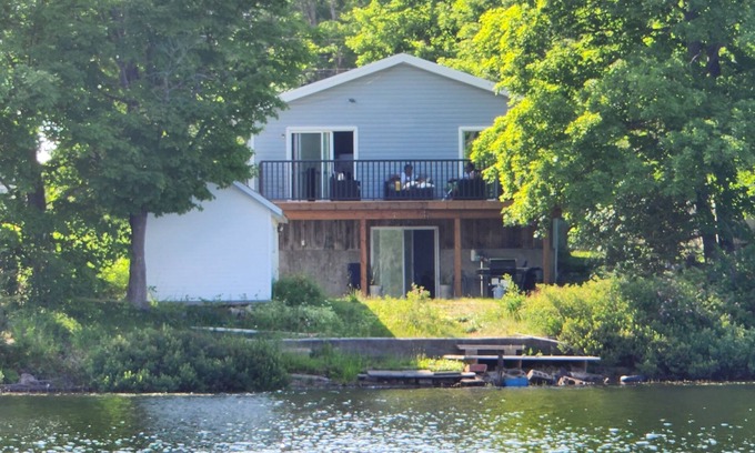 Algoma District Cabaña | Water front Getaway