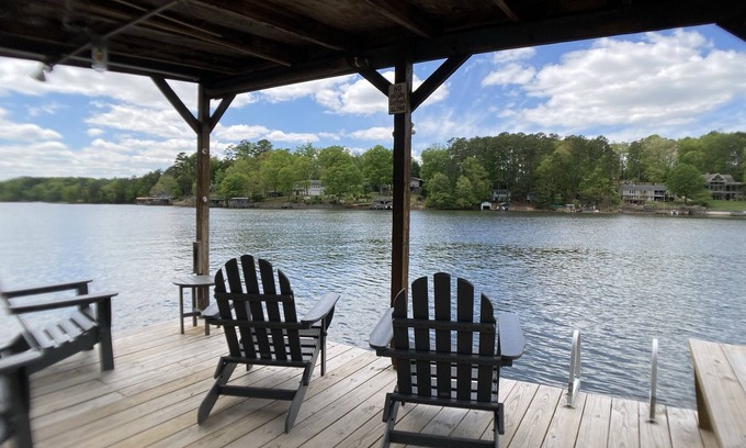 New London Casa | Water Front Playland at Badin Lake