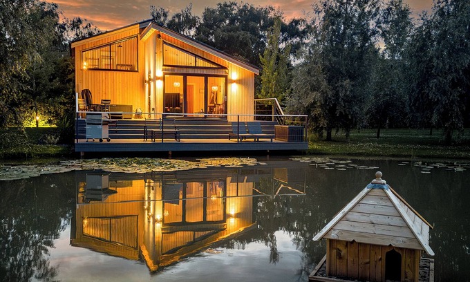 Frampton Chalet De Esquí | Water Lily Lakeside Lodge