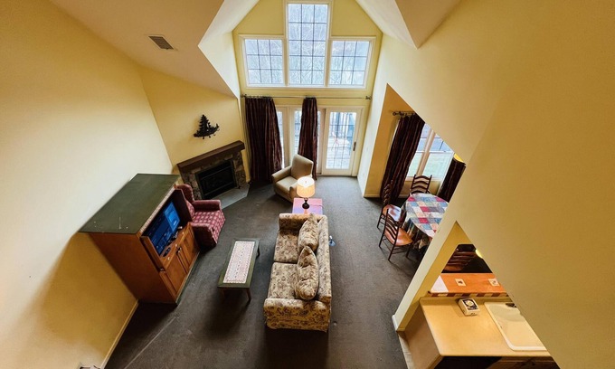 Vernon Condominio | Water Park (Next Door) Pool Hot Tubs Mtn Creek Wineries #01-22P