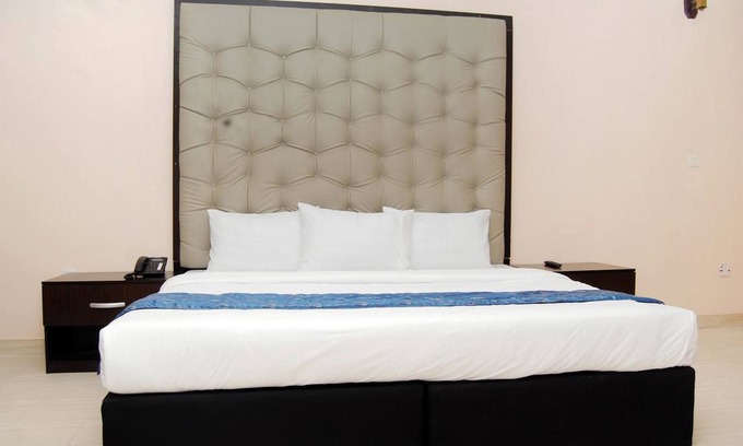 Ofin Hotel | Water Ripple