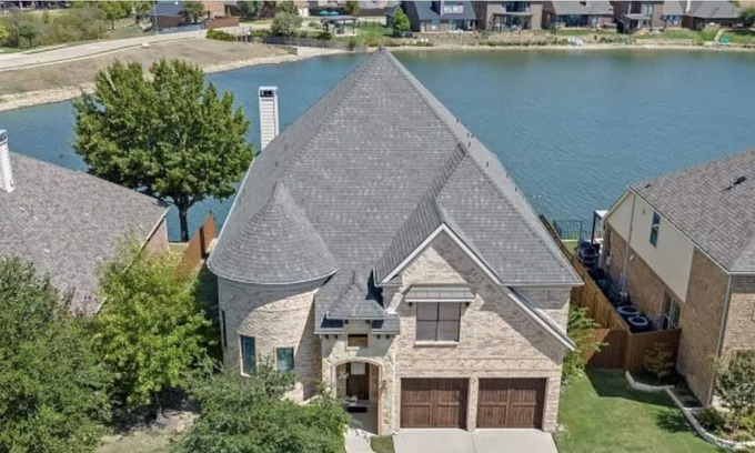Roanoke Casa | Water's Edge Bliss: Fort Worth Getaway W/ Pool