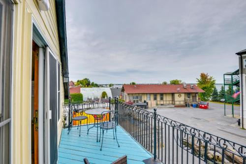 Sackets Harbor Apartamento | Water-View Balcony Charming Lake Ontario Studio!