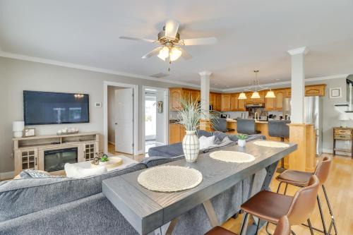 Deale Casa | Water-View Deale Home Walk to Marina, Restaurants