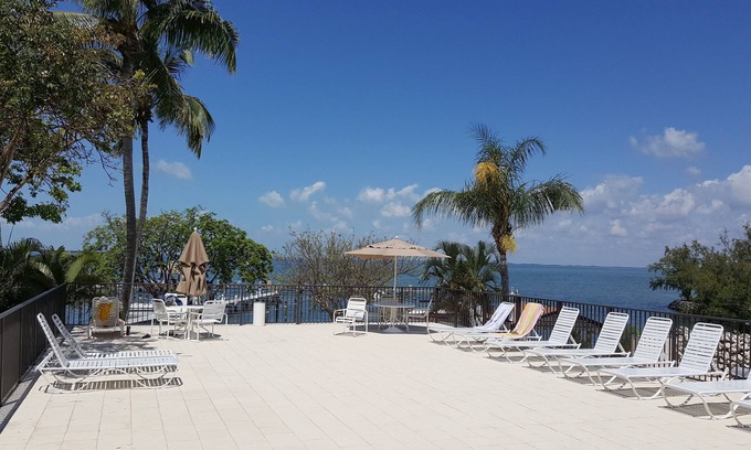 Key Largo Apartamento | Vista del agua de Moon Bay Key Largo Condo. Reembolso completo en estancia parcial. Diver's Heaven