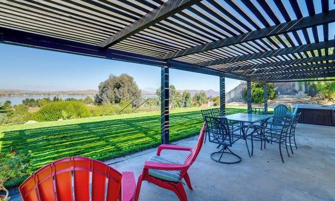 Lake Elsinore Casa | Water-View Home w/ Hot Tub in Lake Elsinore!