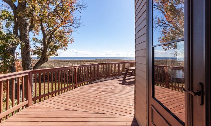 Shady Side Casa | Water views from every window of unique round house