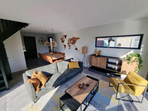 Balk Casa | Water Villa in Balk by Frisian Lakes, cleaning included