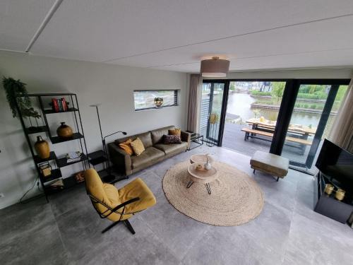 Balk Casa | Water Villa in Balk by Slotermeer Lake, cleaning included