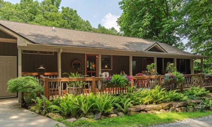 Cullowhee Casa | Waterfall Escape: Cashiers, Glenville & Highlands
