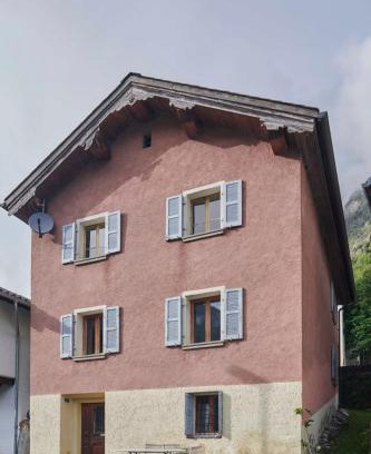 Mesocco Chalet De Esquí | Waterfall House - retreat, swim, bike, hike and ski