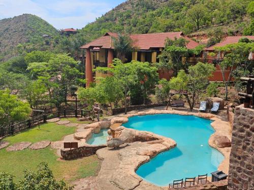 Kranspoort Vakansiedorp Cabina | Waterfall Safari Lodge