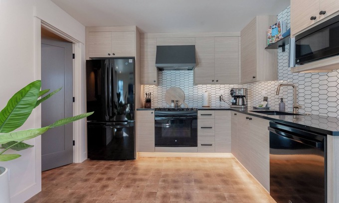 Wapato Point Condominio | Waterfont Luxury- Yacinde B6
