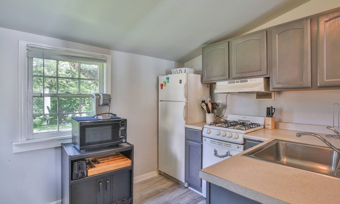 Leesburg Cabaña | Waterford Cottage King The Village