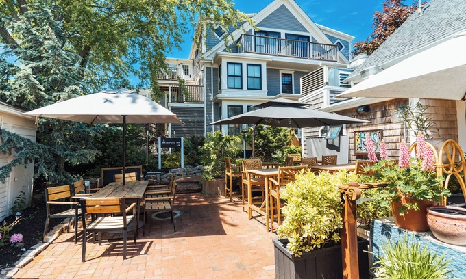 Commercial Street Hotel | Waterford Inn Provincetown