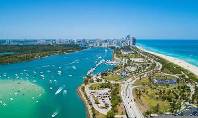 Eastern Shores Apartamento | Waterfront 1BR | Parking | Walk to the Beach