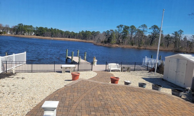 Osbornsville Casa | Waterfront! 2-bedroom house with amazing views & all the comforts of home!