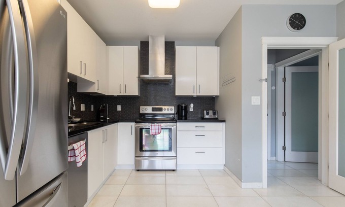 Regional District of Nanaimo Condominio | Waterfront 2 Bedroom Condo- Close to Ferry
