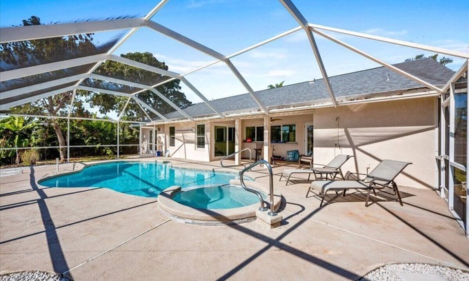 Port Saint Lucie Casa | Waterfront 3/2 Pool Home - PSL with Boat Lift