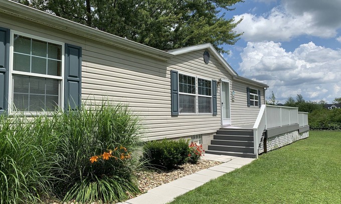 Conneaut Lakeshore Casa | Frente al mar 3 habitaciones, 2 baños con DOCK!