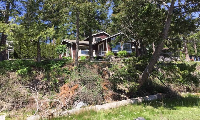Roche Harbor Casa | Waterfront 3 Bedroom with Kayaks, Dock & Bikes!
