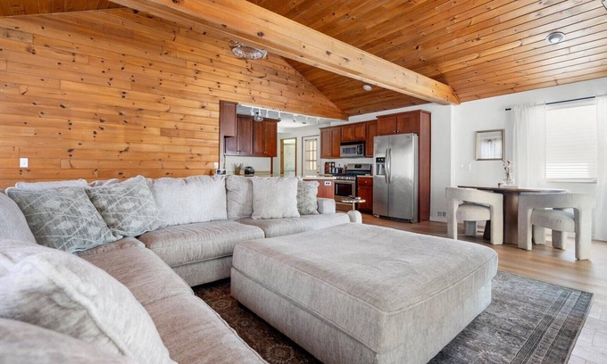 Blossvale Casa | Waterfront 3-Bedroom Home on Fish Creek