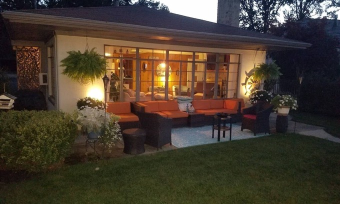 Lakeview Casa | Waterfront 3-bedroom Lake Cottage on Tecumseh Island at Indian Lake!