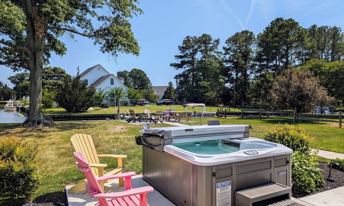 Cedar Neck Casa | Waterfront 3BR Cottage with Hot Tub, Kayaks & Dog-Friendly Yard – Near Bethany