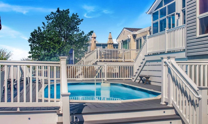 Osbornsville Casa | Waterfront 3BR Home in Brick w/ Swimming Pool