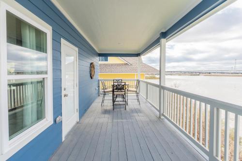 El Lago Casa | Waterfront 3br Seabrook Bay & Sunset Views!