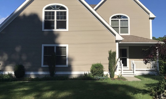 Niantic Casa | Waterfront 4 bed/4 bath Peaceful Oasis in Giants Neck Beach Community