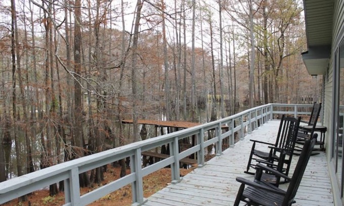 Karnack Casa | Waterfront 5 Bedroom