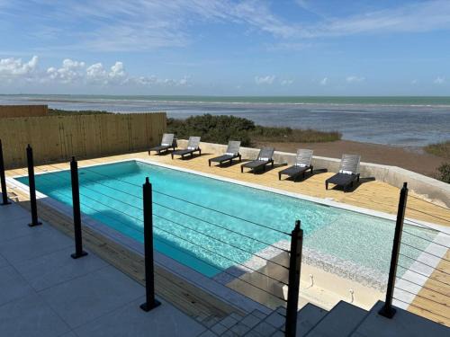 Port Isabel Casa | Waterfront 5 BR Home w Private Pool