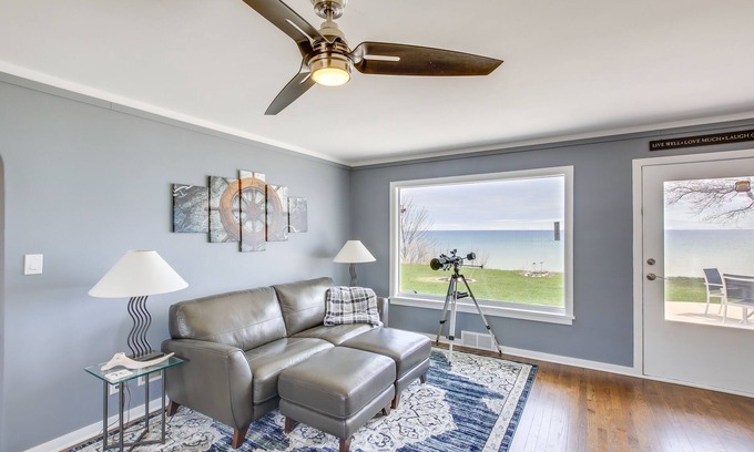 Algoma Casa | Waterfront Algoma Vacation Rental on Lake Michigan