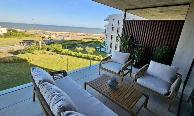 Guazuvira Nuevo Apartamento | Waterfront apartment, full amenities and 24 hours security.