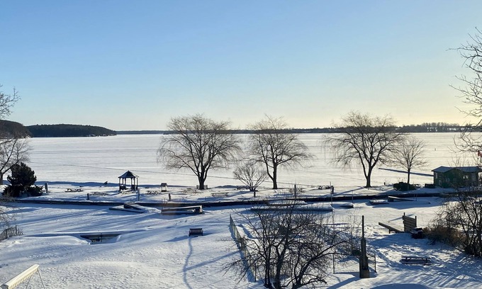Westport Apartamento | Waterfront Apartment on Historic Main St, Westport