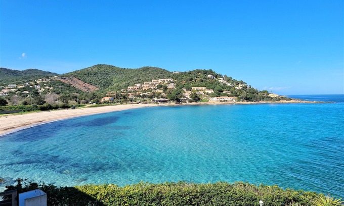 Tarcu Apartamento | Waterfront apartment for 4 people