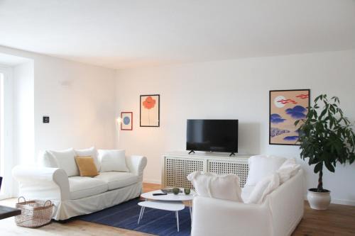 Venezia Nuova Apartamento | Waterfront balcony I Grani 2 Resort Style Suite