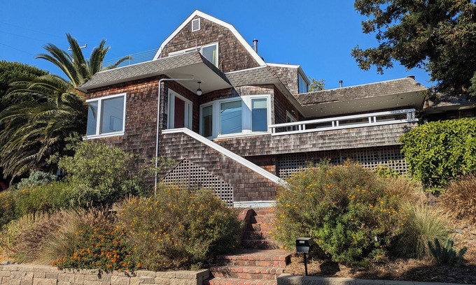 Point Richmond Casa | Waterfront Bay VIEWS, VIEWS, VIEWS! Spacious retreat, SF, Napa, UCB!