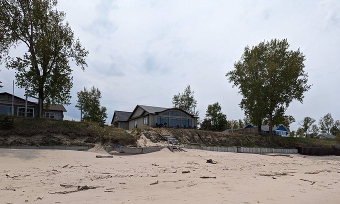 Port Franks Cabina | Lakefront beach house in beautiful Port Franks