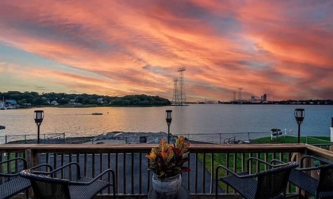 Weymouth Casa | Waterfront Beach Home With Attached In- Law Suite