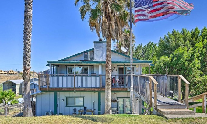 Bethel Island Casa | Waterfront Bethel Island Home with Dock and Slip