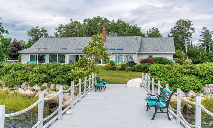Musquodoboit Harbour Casa | Waterfront LUXURY Guesthouse + Spa Amenities, near Martinique Beach