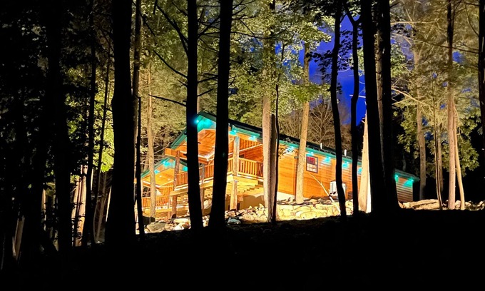 Harrisonville Cabina | WATERFRONT CABIN PRIVATE BEACH HOT TUB FIRE RING FISH HIKE KAYAK