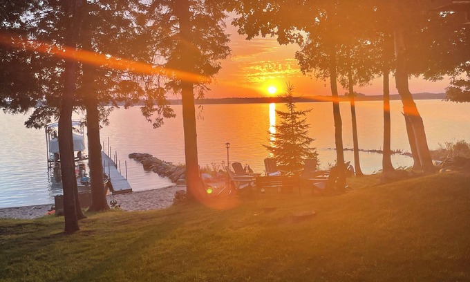 Sault Ste. Marie Cabina | Waterfront Cabin on SUGAR ISLAND in the EUP of Michigan
