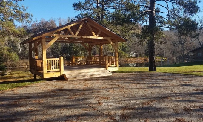 Crystal Falls Complejo | Waterfront Cabin on the Paint River!
