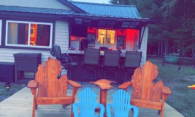 Manistique Casa | Waterfront Cabin w/ Private Dock & Outdoor Bar near Munising/Manistique