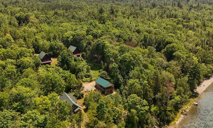 Bar Harbor Cabina | Waterfront Cabin with Unobstructed View of Frenchmen’s Bay. Just a few miles from Acadia National Park & Downtown Bar Harbor | Sleeps 6