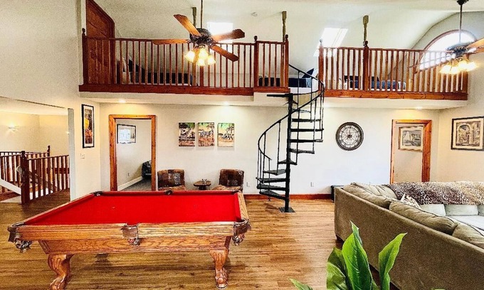 Huron Casa | Waterfront Castle W/Stunning Views Walk to Beach!